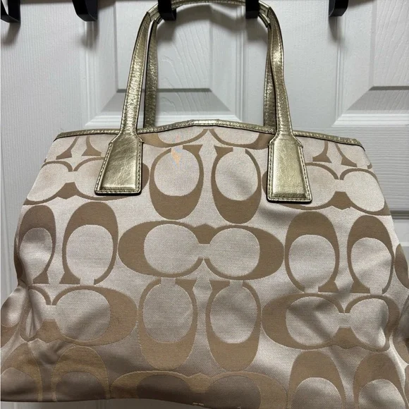 Coach RARE Poppy E1169-F17575 Graffiti Kiss-lock Satchel EUC - Picture 11 of 16